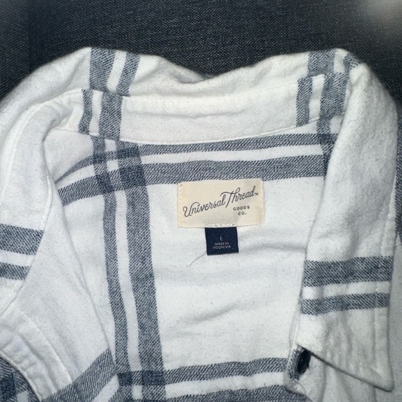 Two flannels bundle - Picture 3 of 3